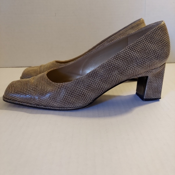 Stuart Weizman Square Toe Heel Shoes - Picture 2 of 11